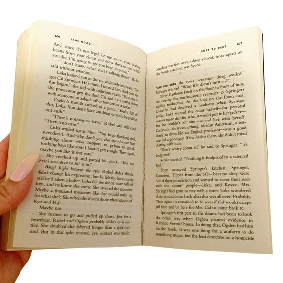 DUST TO DUST: A NOVEL By Hoag, Tami - Mass Market Paperback Pre-Owned GOOD - Picture 4 of 6